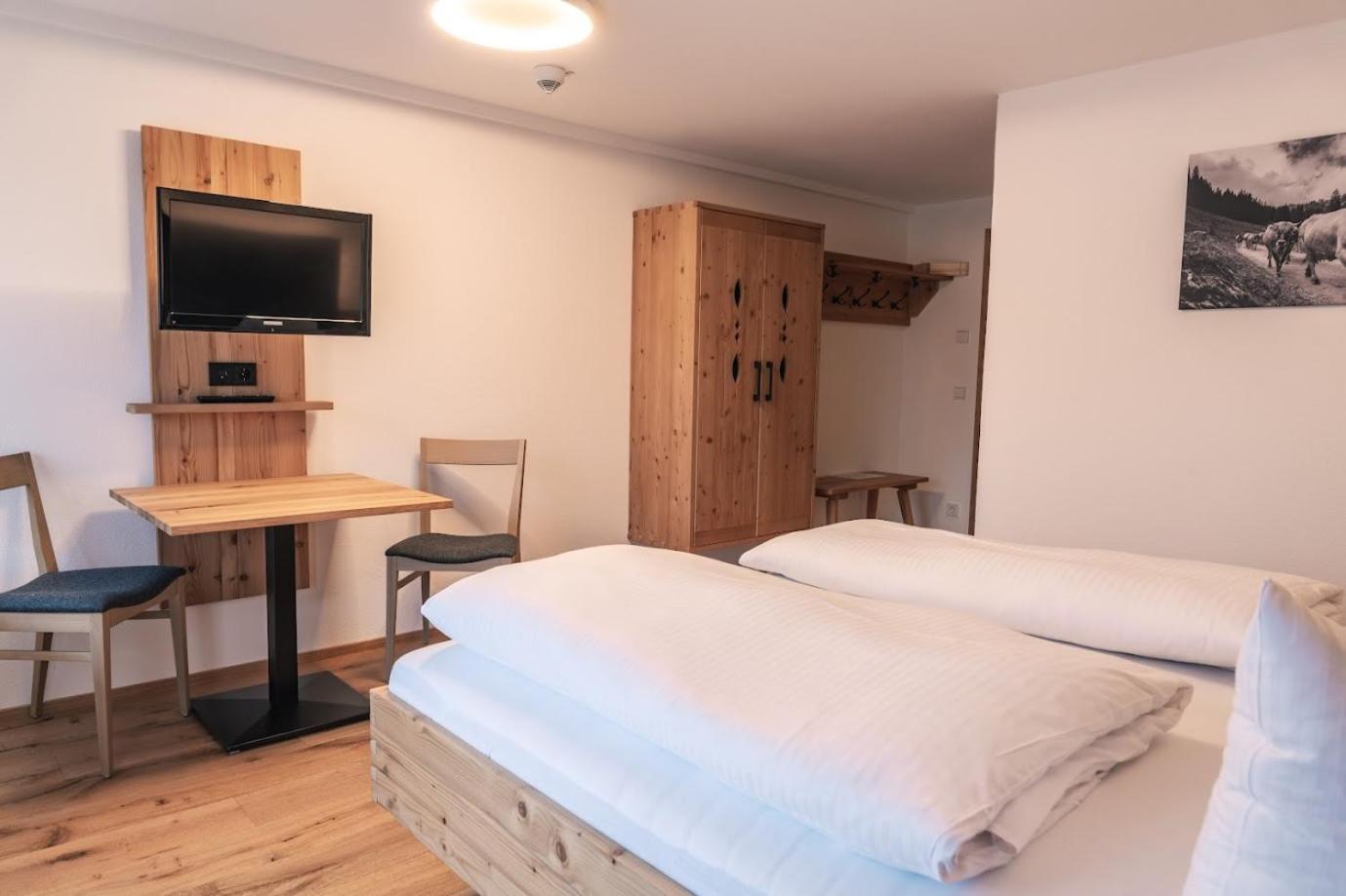 Der Baeren In Zell Hotel Айзенберг Екстериор снимка