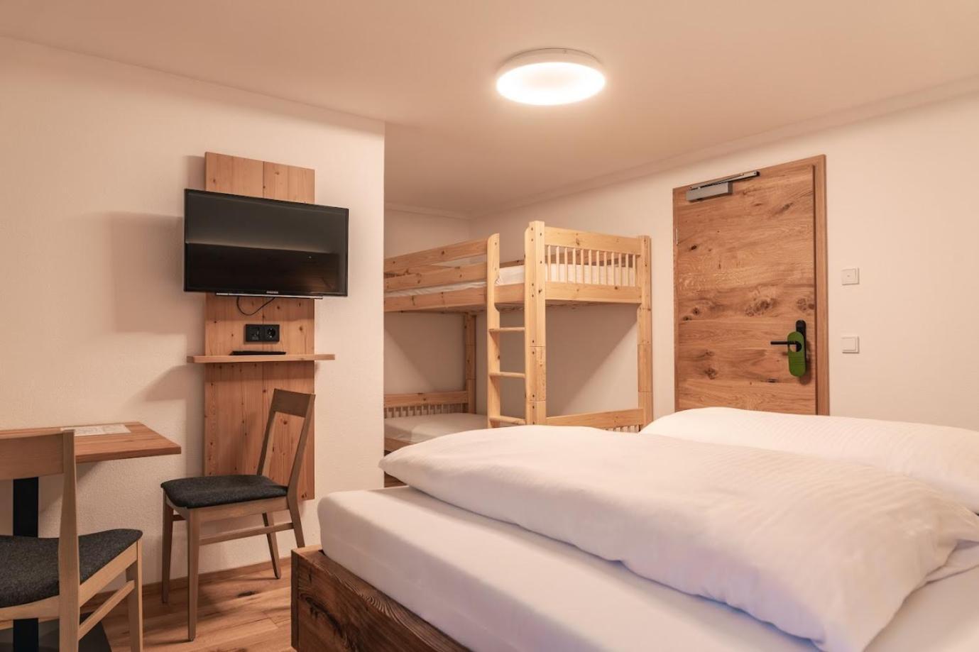 Der Baeren In Zell Hotel Айзенберг Екстериор снимка