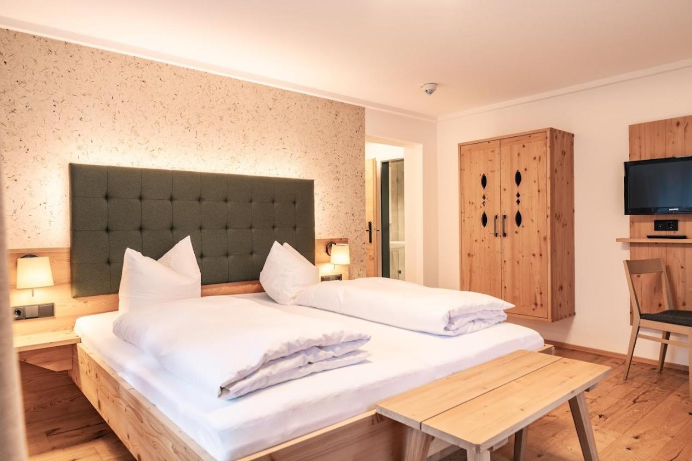 Der Baeren In Zell Hotel Айзенберг Екстериор снимка