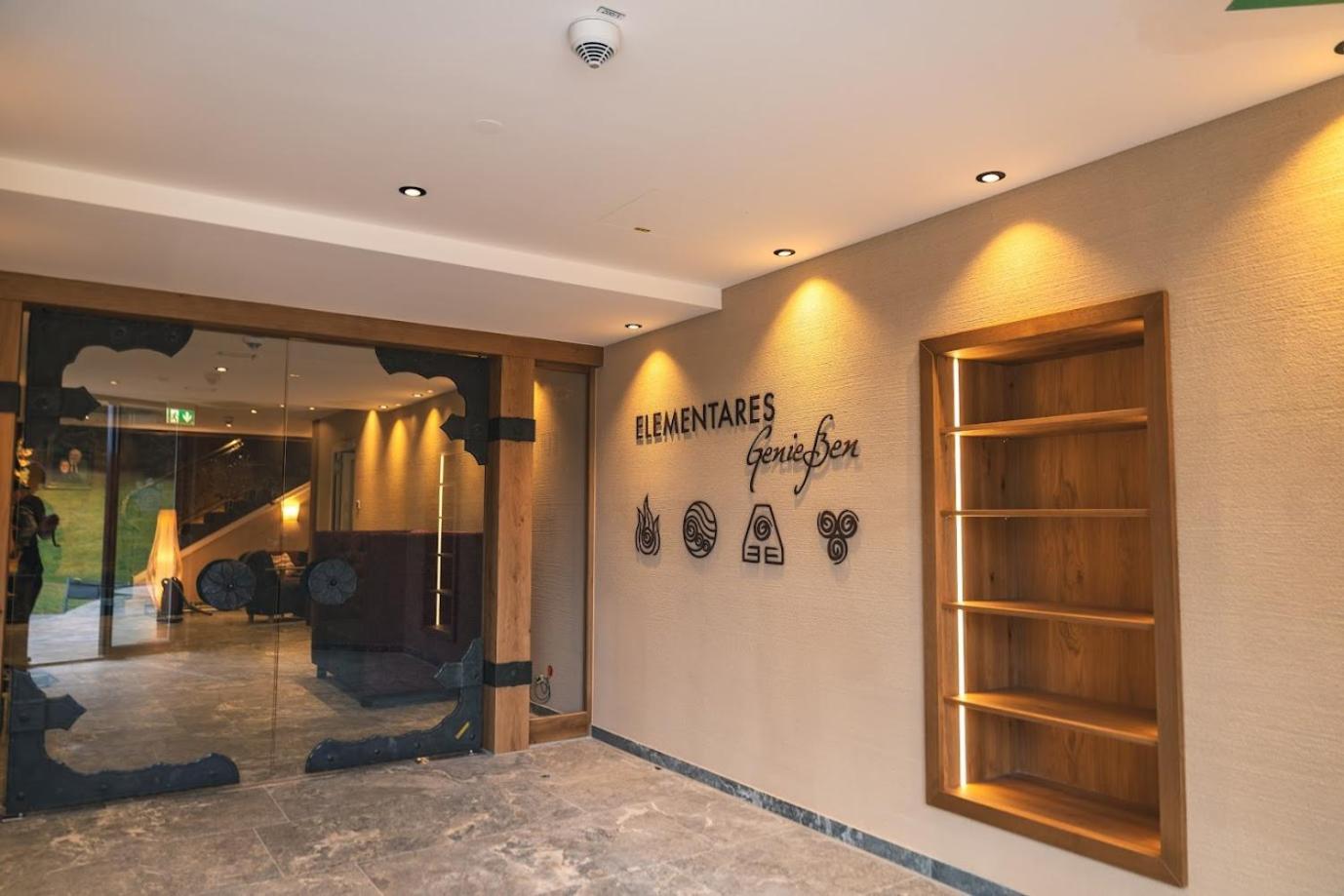 Der Baeren In Zell Hotel Айзенберг Екстериор снимка